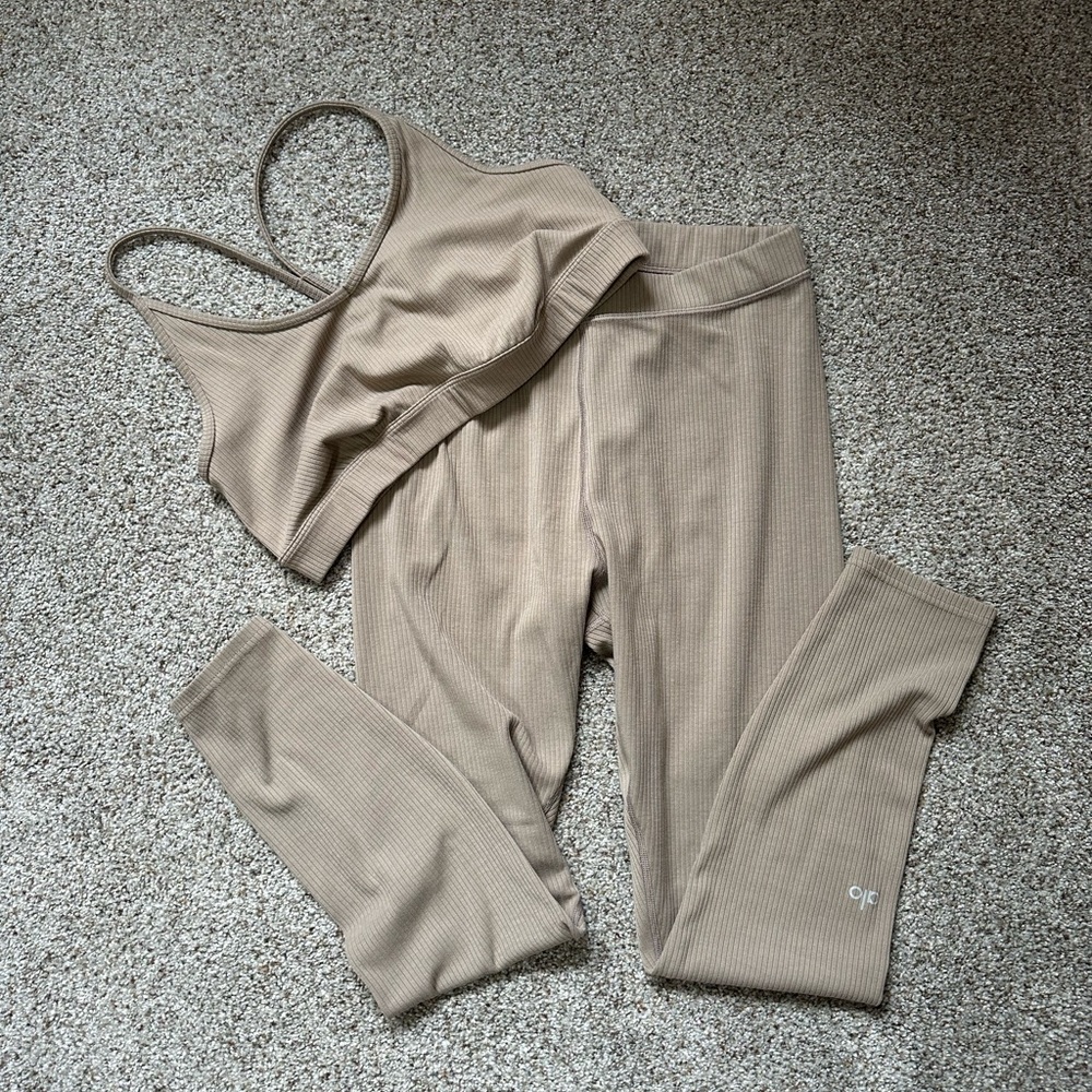 ALO Sports Bra and Leggings Set